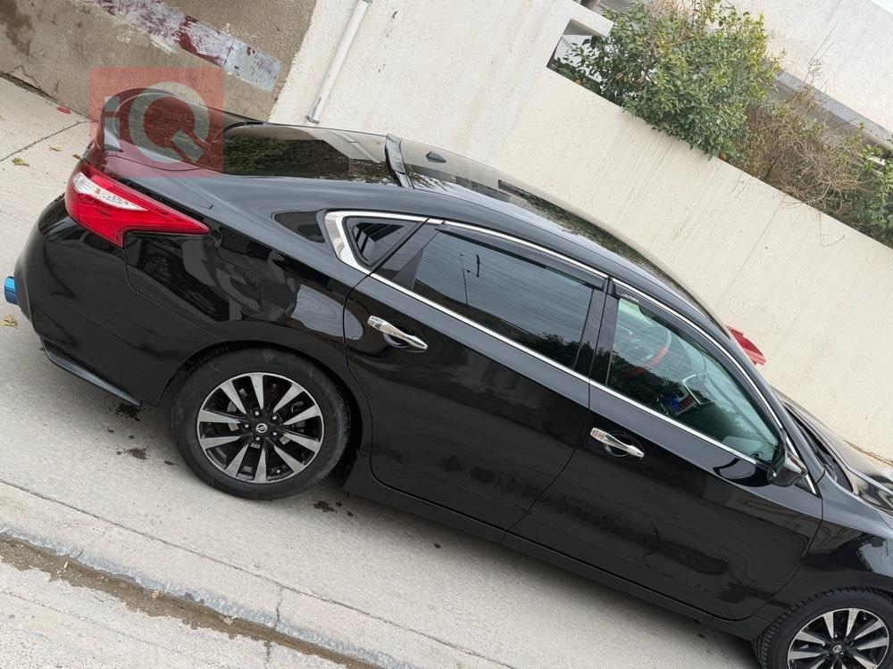 نيسان ألتيما